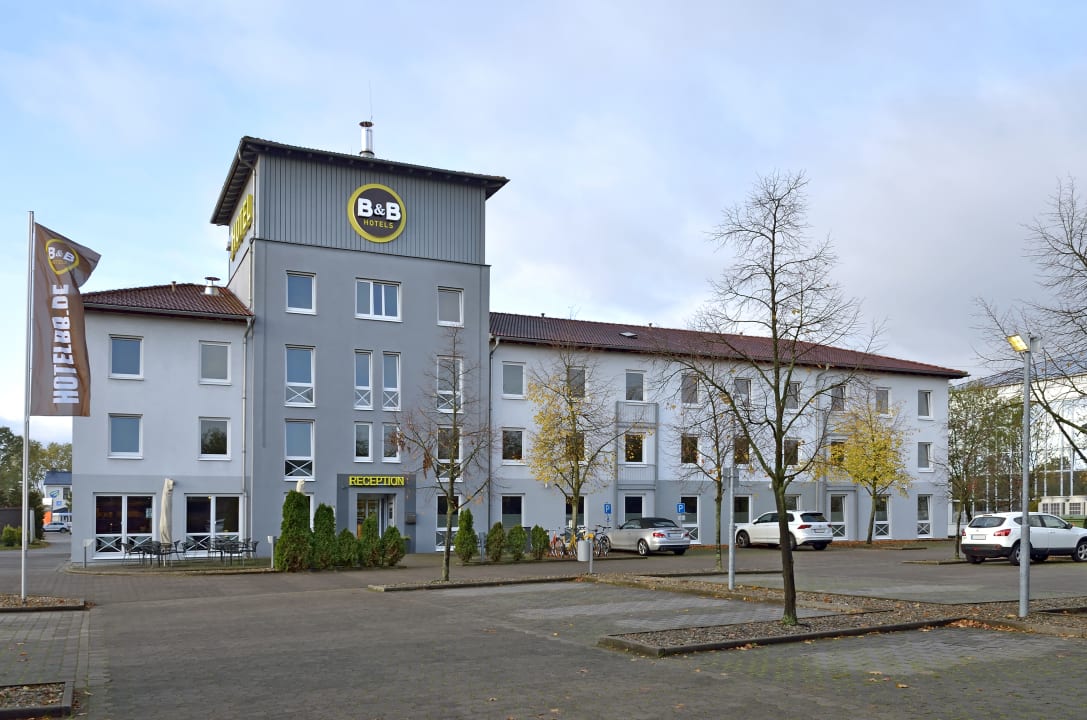 Außenansicht B&B Hotel Hannover-Lahe
