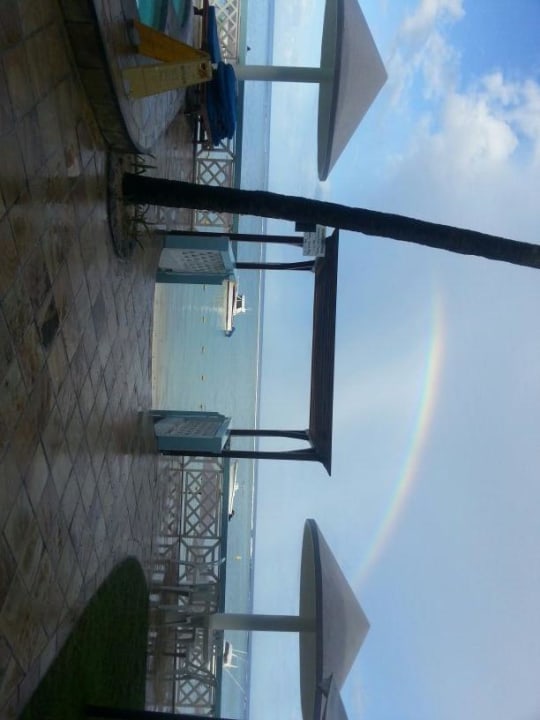 Kein fake - nach Regenschauer am Frühstückstisch Gold Beach Resort