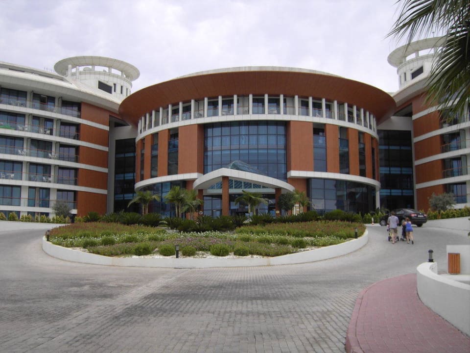 Eingang Hotel Baia Lara