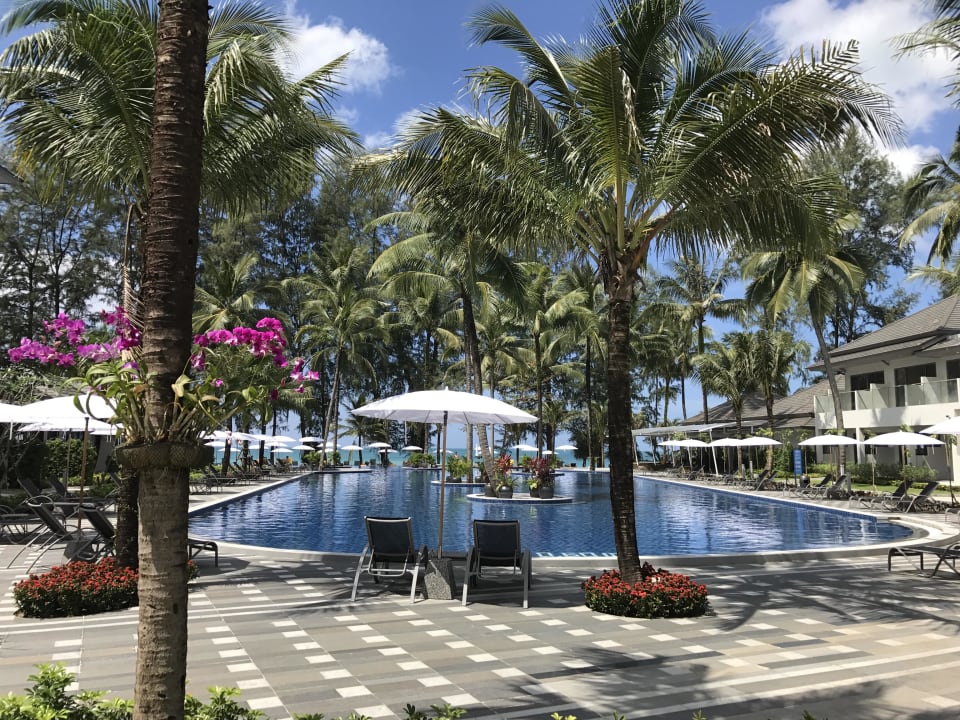 Pool mit Blick zum Meer X10 Khaolak Resort