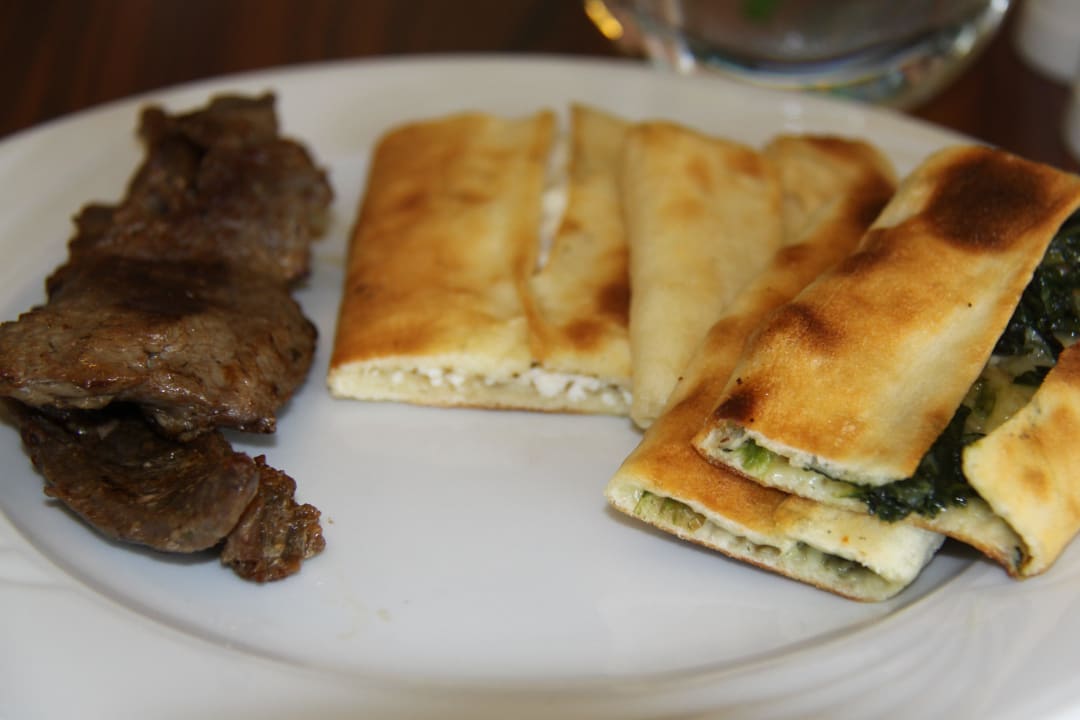 Das Essen  PALOMA Perissia