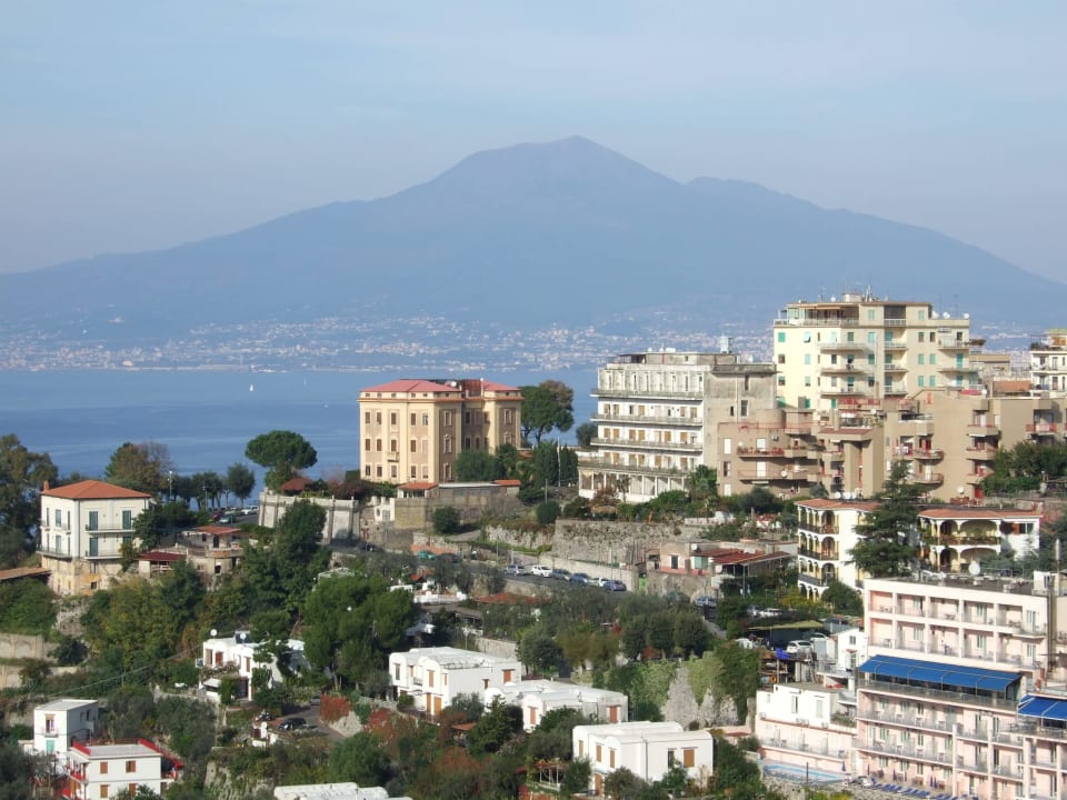 Der Vesuv Grand Hotel Moon Valley