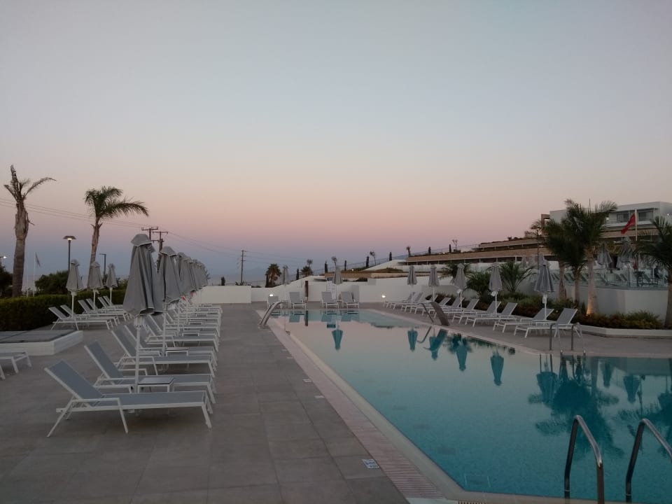 Pool Blue Lagoon Ocean