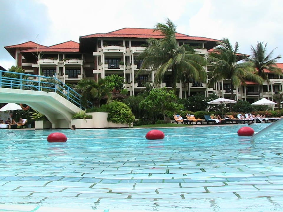 Бассейн Ayodya Resort Bali