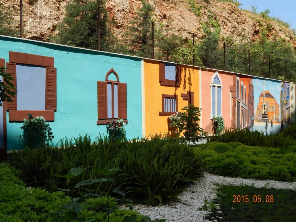 The wall on the right side Vikingen Infinity Resort & Spa