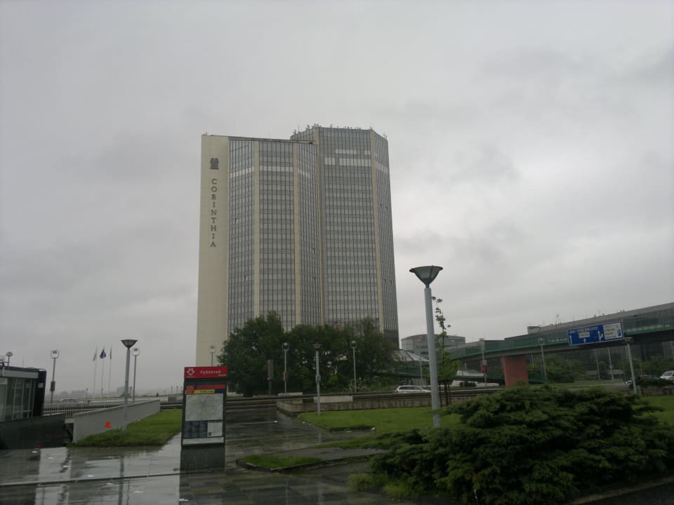 Widok zewnetrzny Grand Hotel Prague Towers