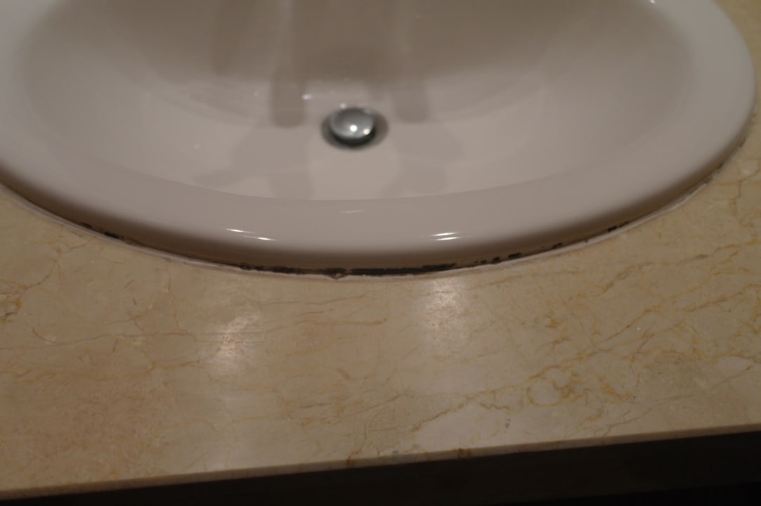 Schimmel am Waschbecken Grand Paradise Playa Dorada