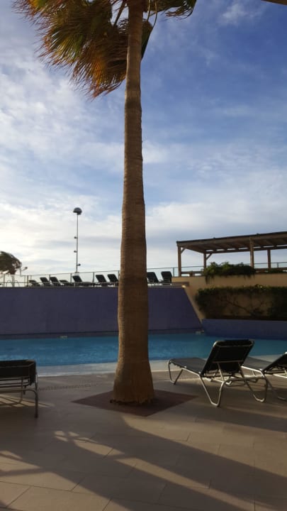Pool am Morgen  Aparthotel Fontanellas Playa