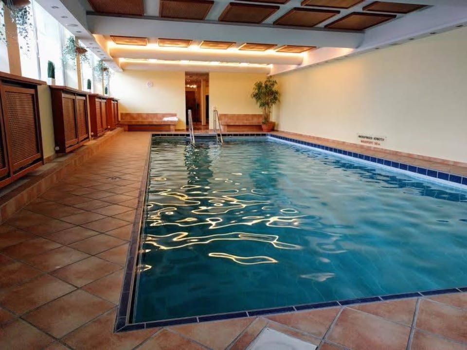 Beheizter Indoorpool Hotel Yachtclub