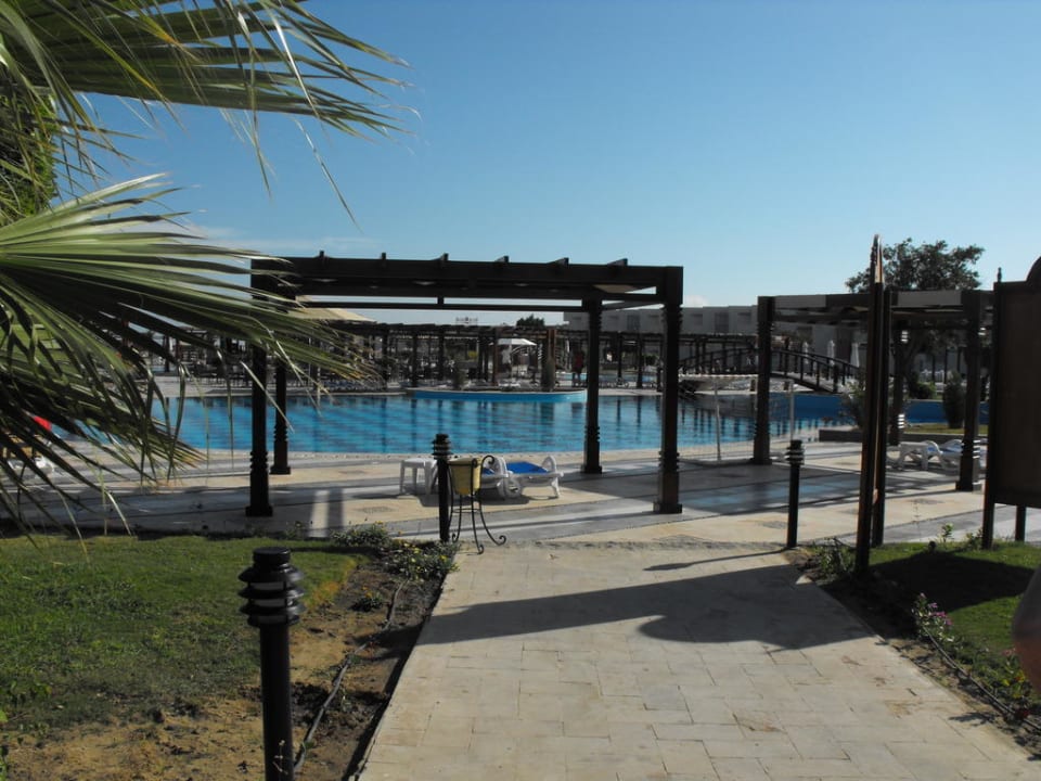 Garten SUNRISE Crystal Bay Resort