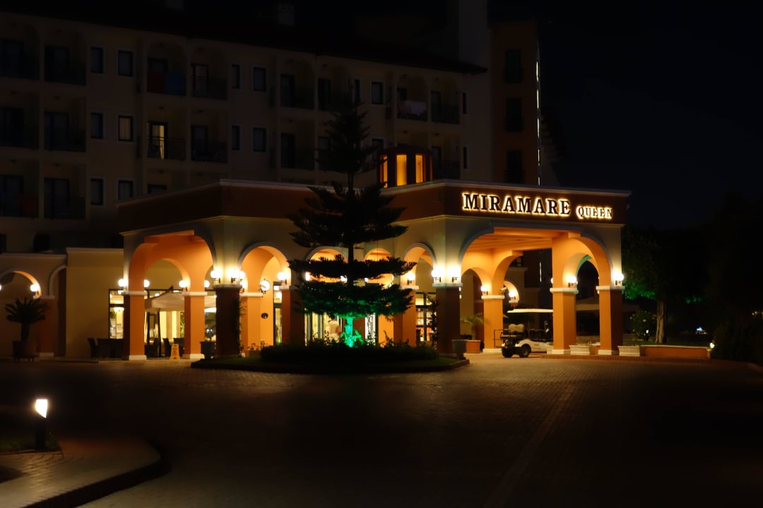 Am Abend Miramare Queen Hotel