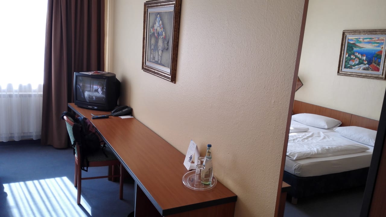 Zimmer Good Morning + Berlin City East