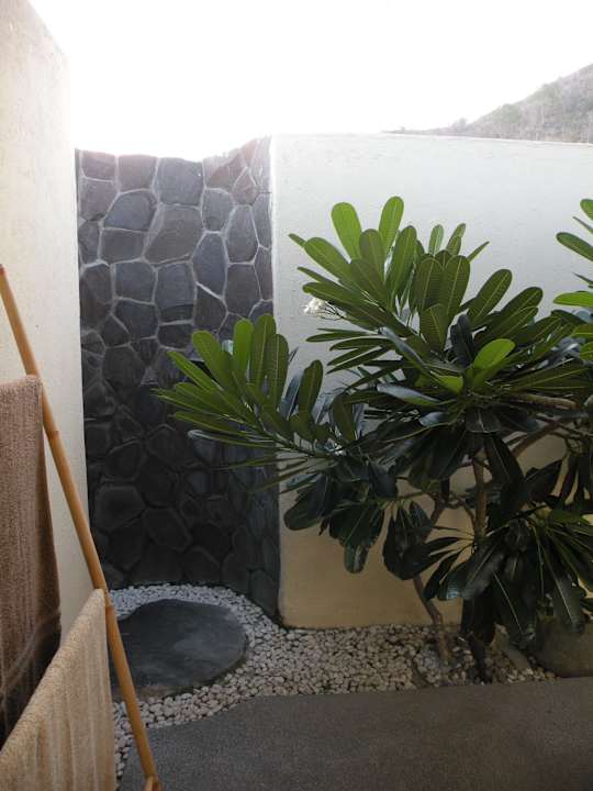 Dusche Pearl Beach Resort