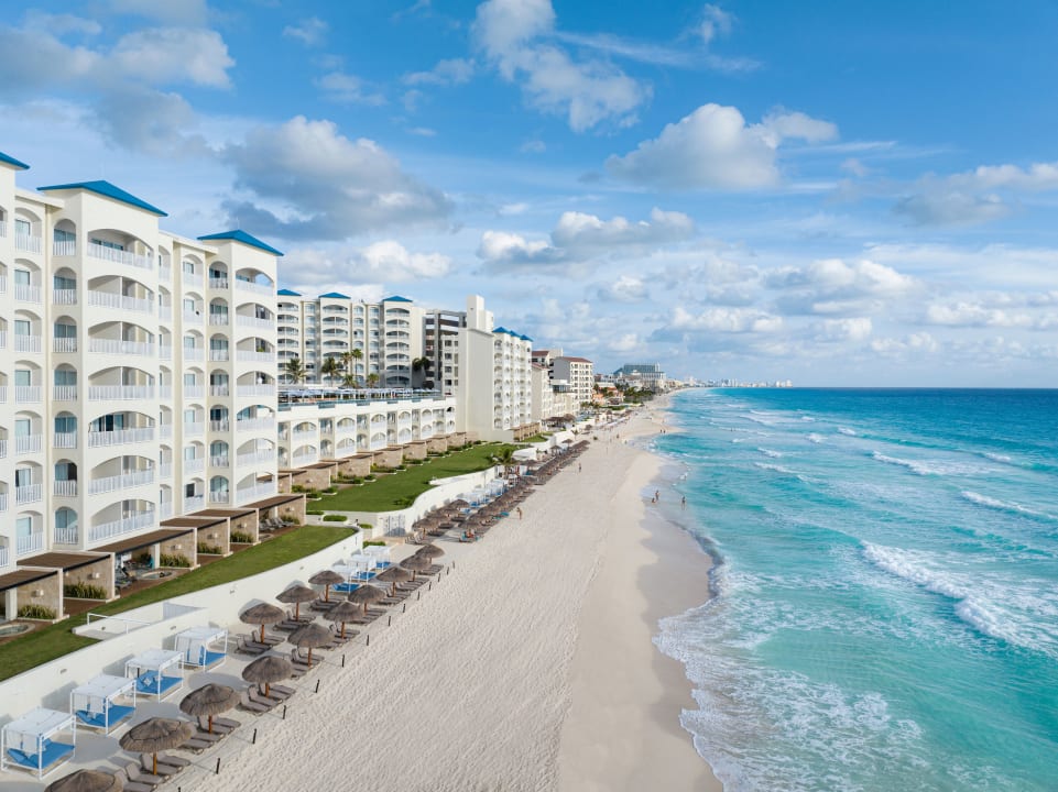 Außenansicht Hilton Cancun Mar Caribe All-Inclusive Resort
