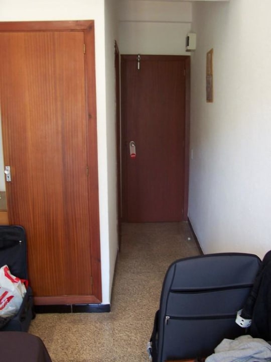 Blick ins Zimmer von der Balkontür Hostal Villa Cati