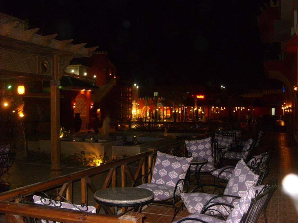Gartenanlage bei Nacht Pickalbatros Alf Leila Wa Leila Resort - Neverland Hurghada