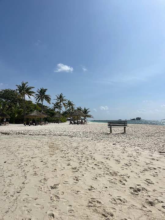 Strand Kuredu Island Resort & Spa