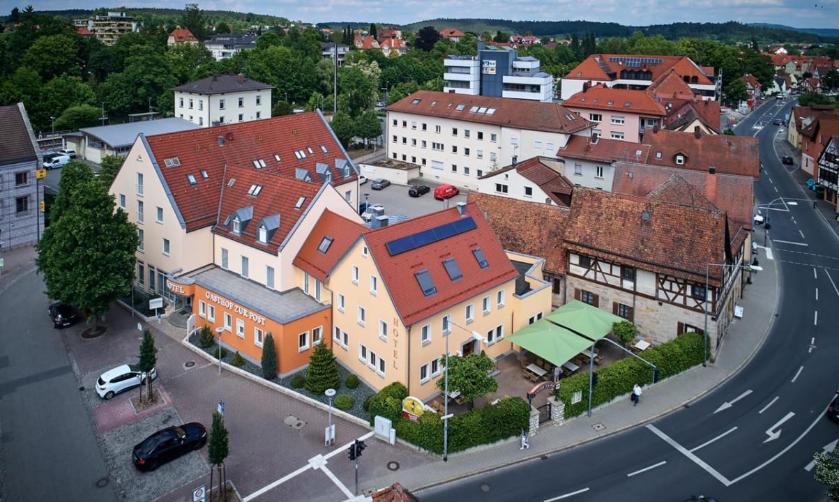 Außenansicht Hotel Gasthof Zur Post in Lauf