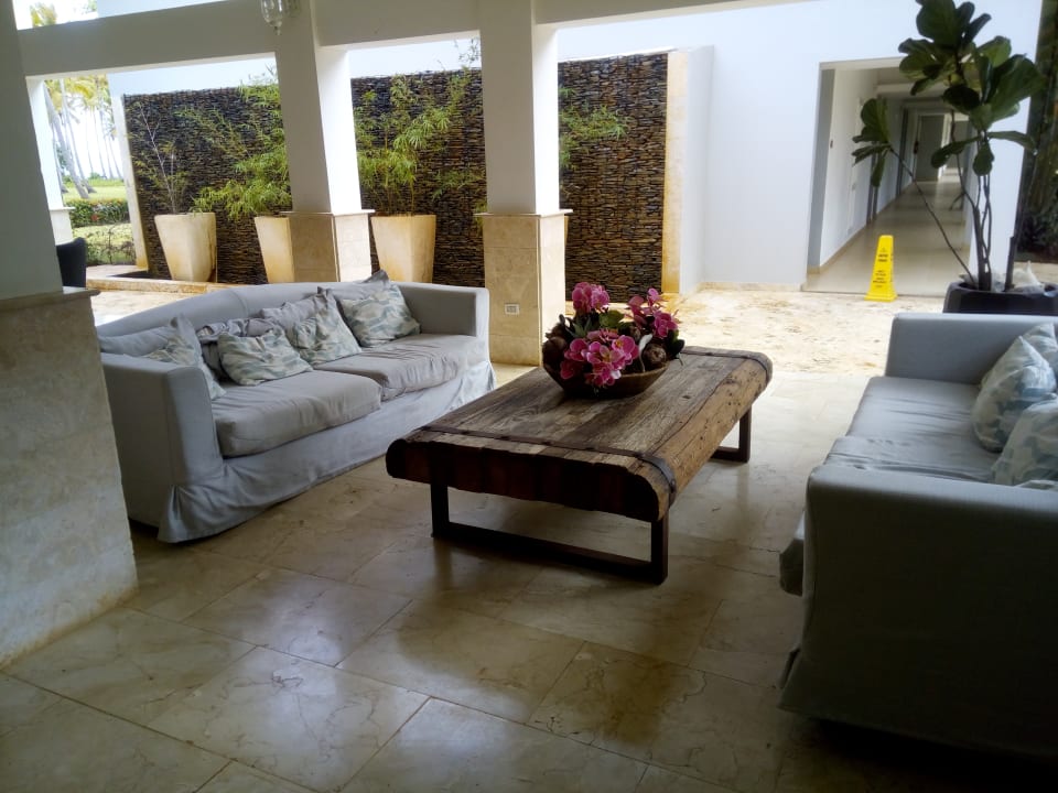 Lobby Wyndham Alltra Samana