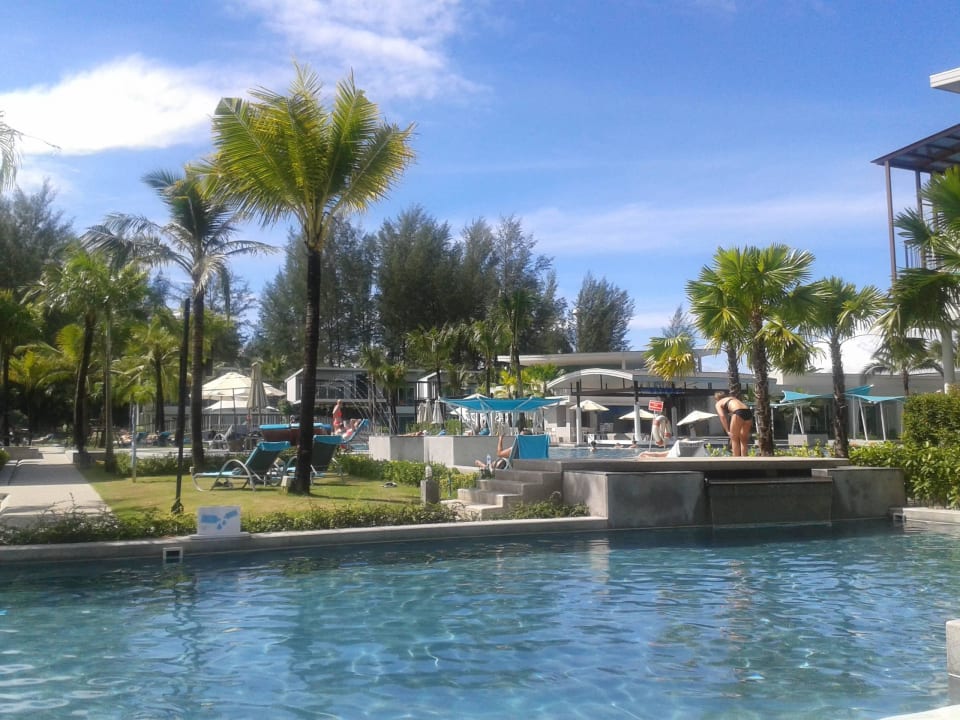 Ausblick von der Terasse auf unseren Pool The Waters Khao Lak by Katathani