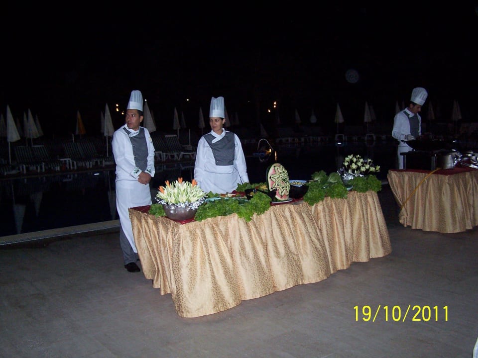 Abendbüffet am Pool Hotel Royal Garden Beach