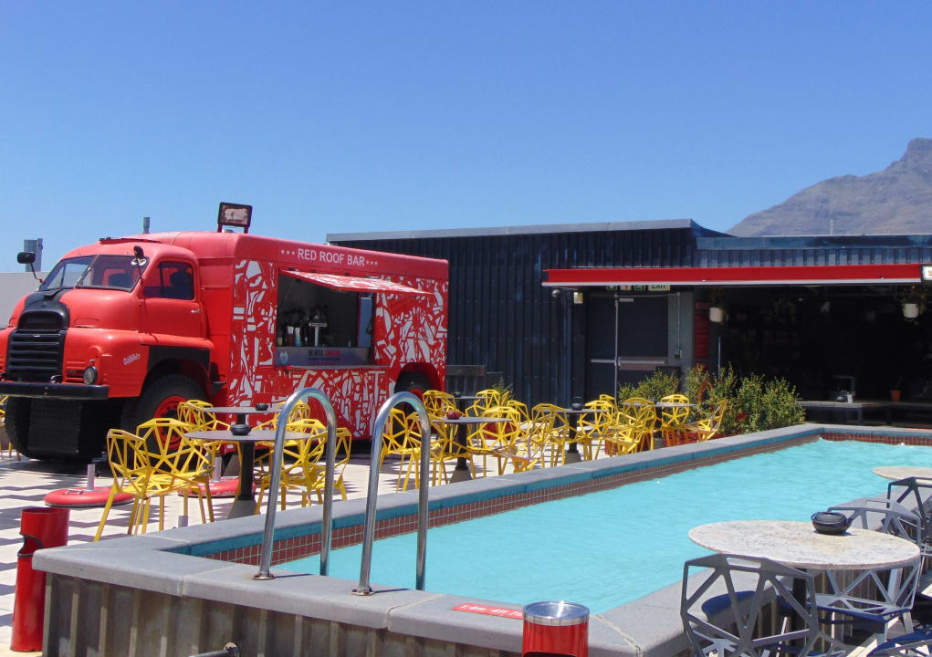Pool Radisson RED Cape Town