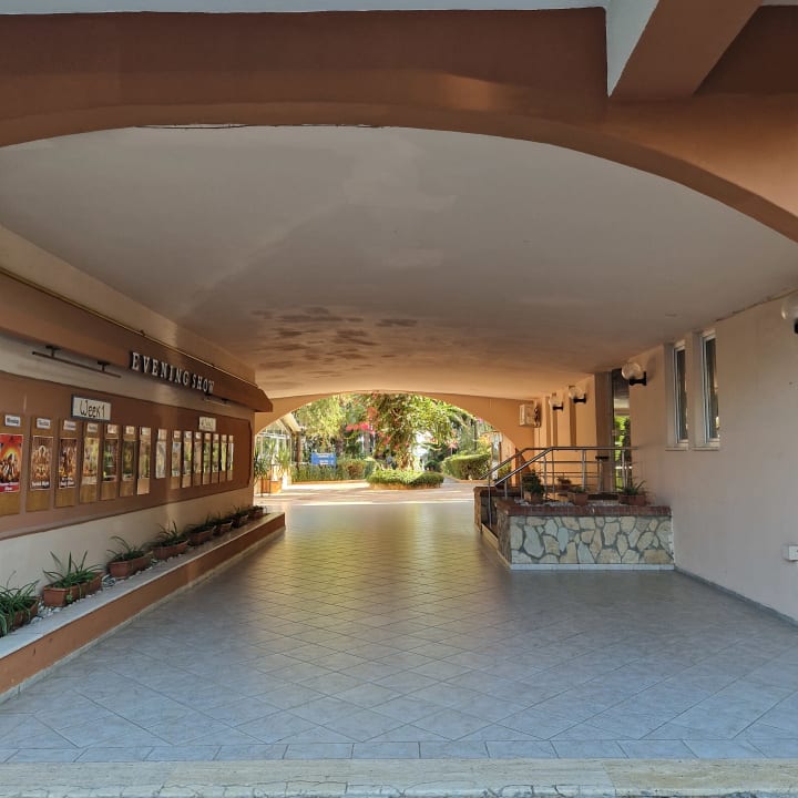 Außenansicht Club Turtas Beach Hotel