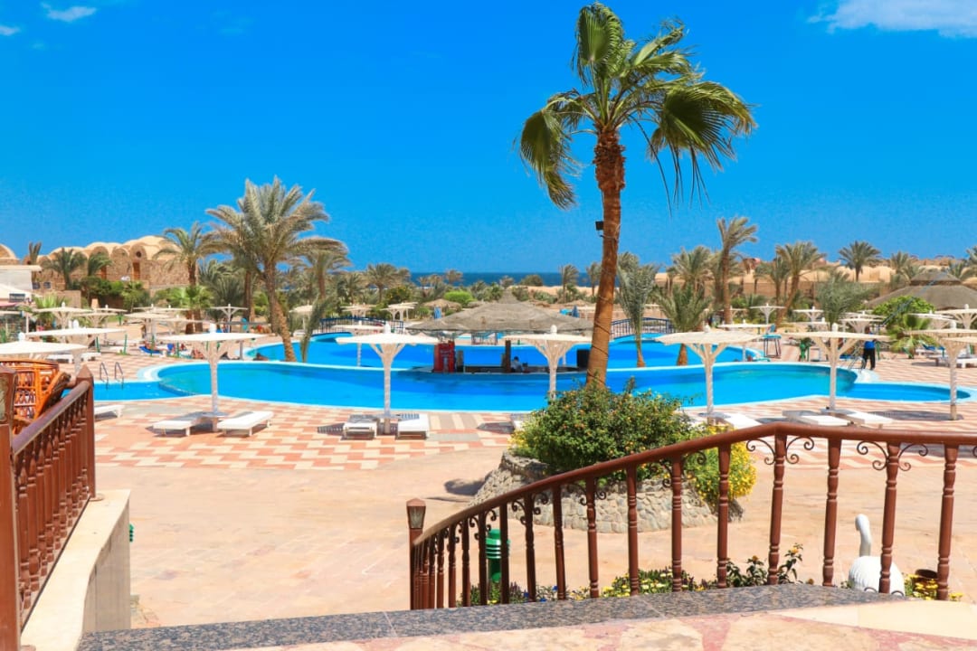 Pool Pensée Royal Garden Beach Resort