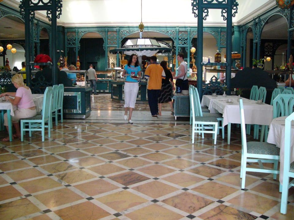 Hauptrestaurant - Eingang TUI MAGIC LIFE Africana