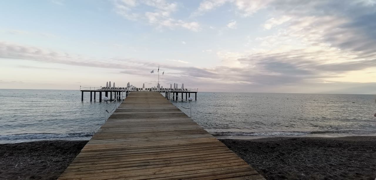 Strand Royal Wings Hotel