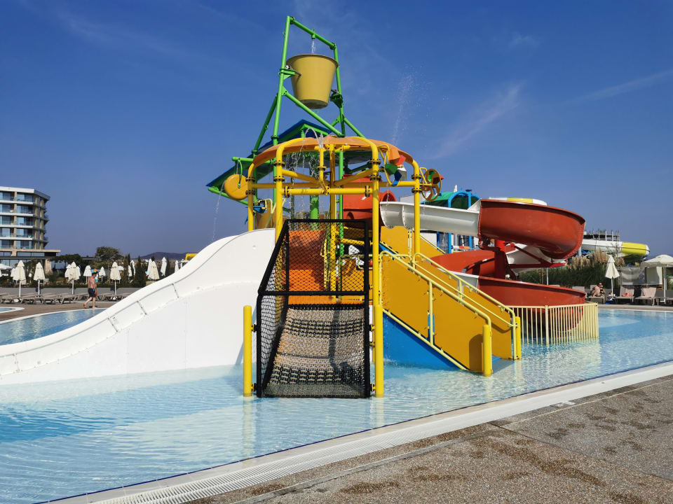 Pool Wave Resort