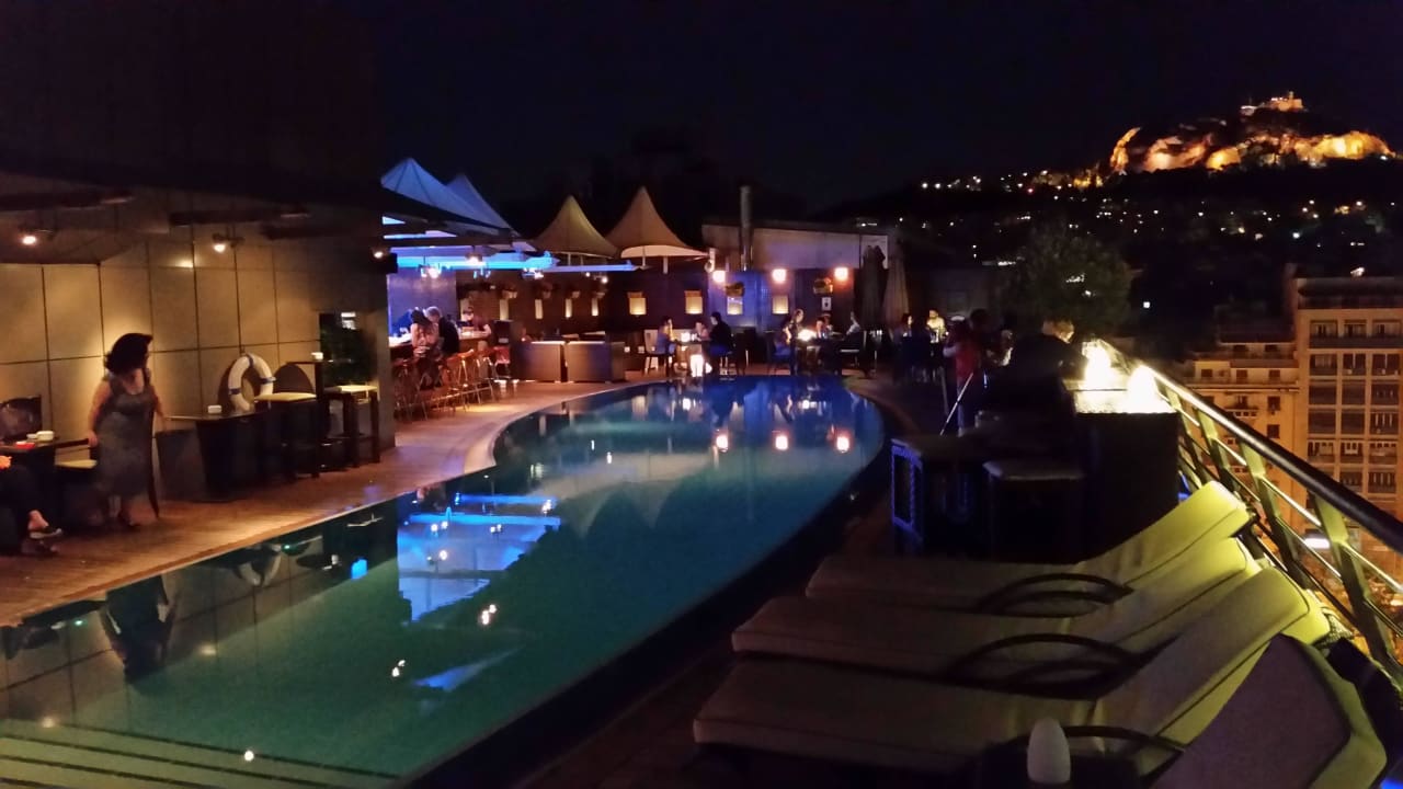 Skybar auf Dachterrasse Meliá Athens Hotel