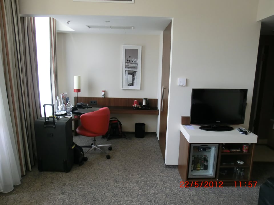 Die praktische Arbeitsecke Leonardo Royal Hotel Berlin Alexanderplatz
