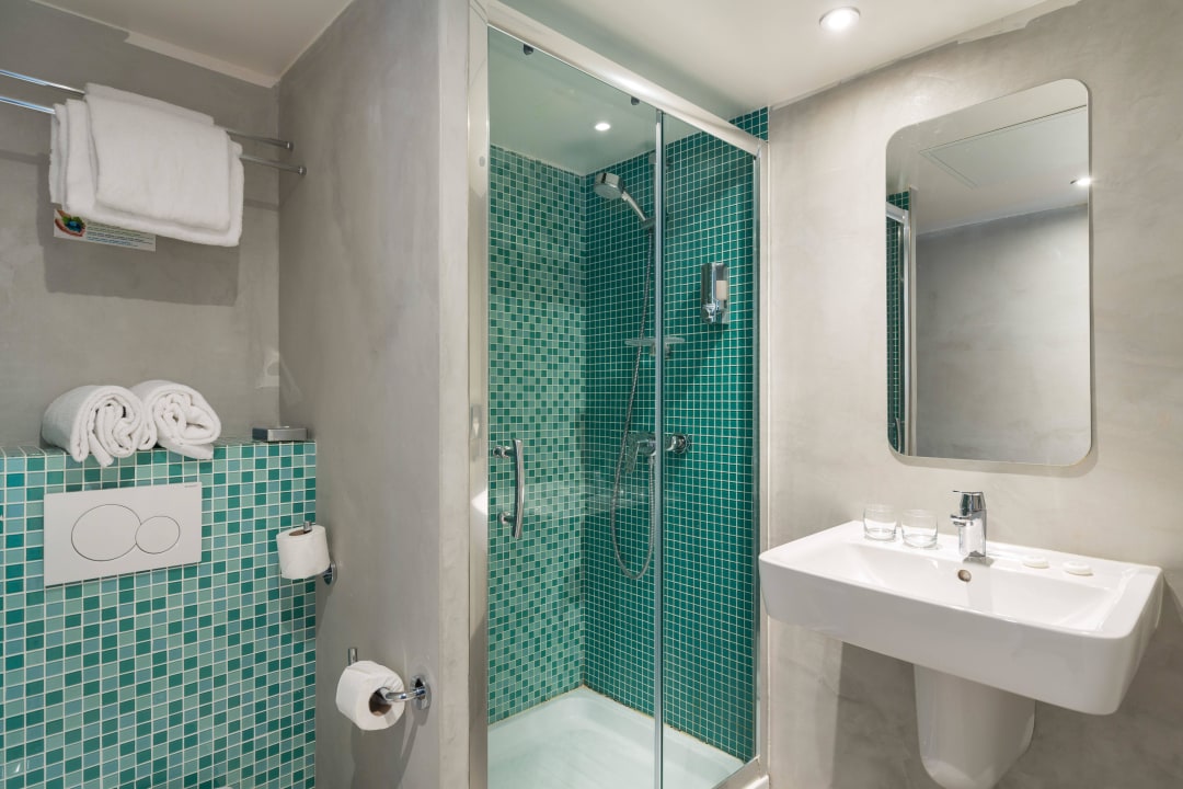 Bathroom Hotel Ohm by HappyCulture