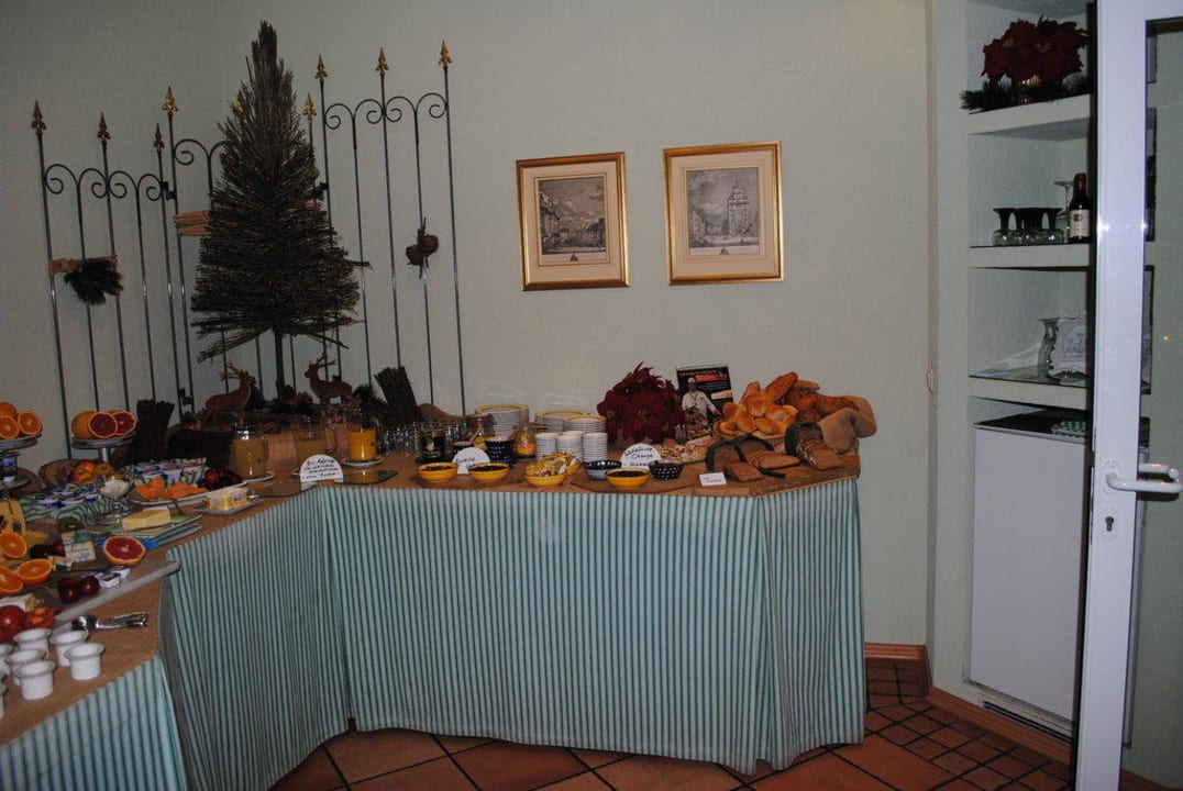 Sehr gutes und umfangreiches Frühstücksbuffet Pension am Großen Garten