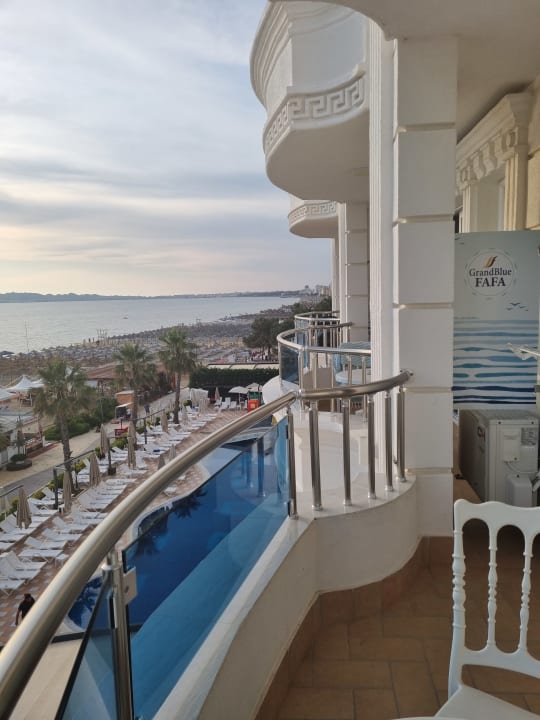 Strand Grand Blue Fafa Resort & Spa