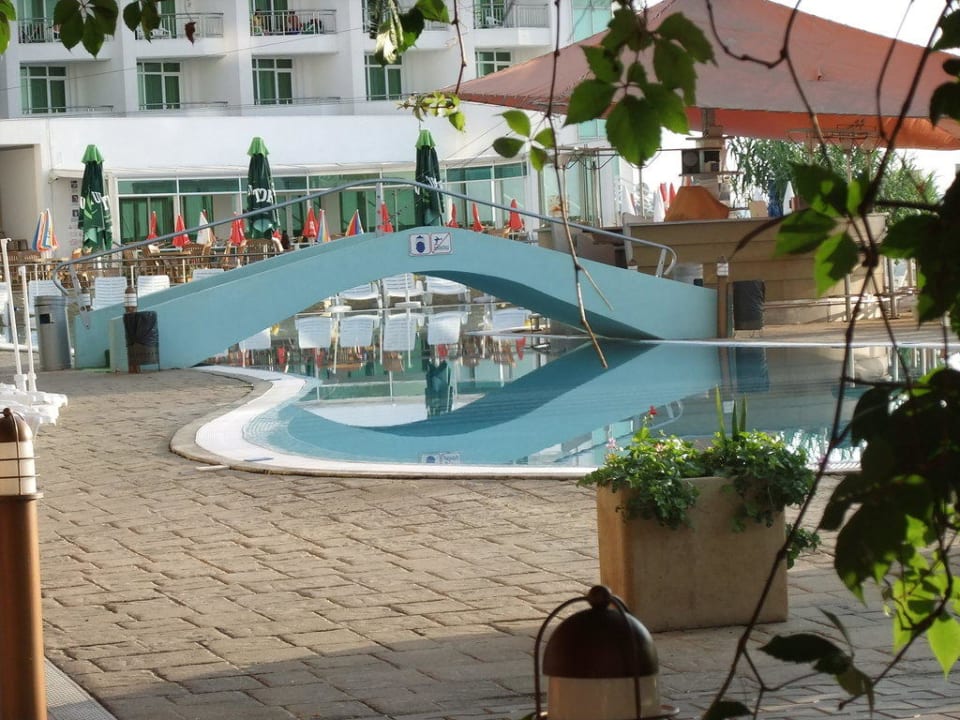 Pool  Berlin Golden Beach