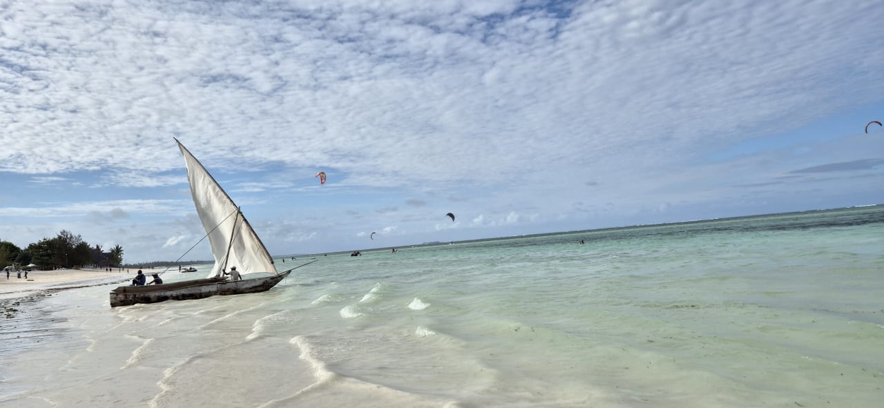Strand Neptune Pwani Beach Resort & Spa