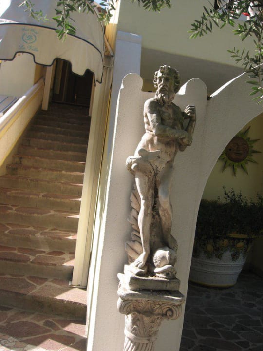 Treppenaufgang zu den Zimmern 204 unter anderem Park Hotel La Villa