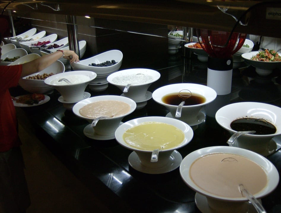 Salatdressings Linda Sunny Beach Hotel & Spa