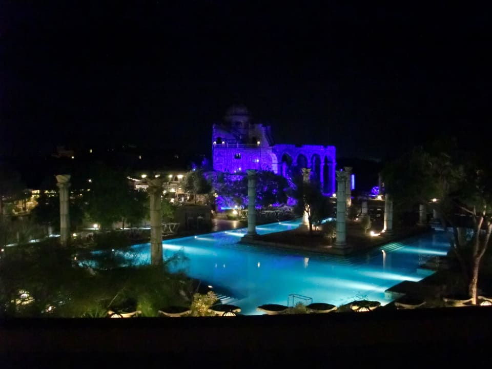 Pool abends Xanadu Resort Hotel