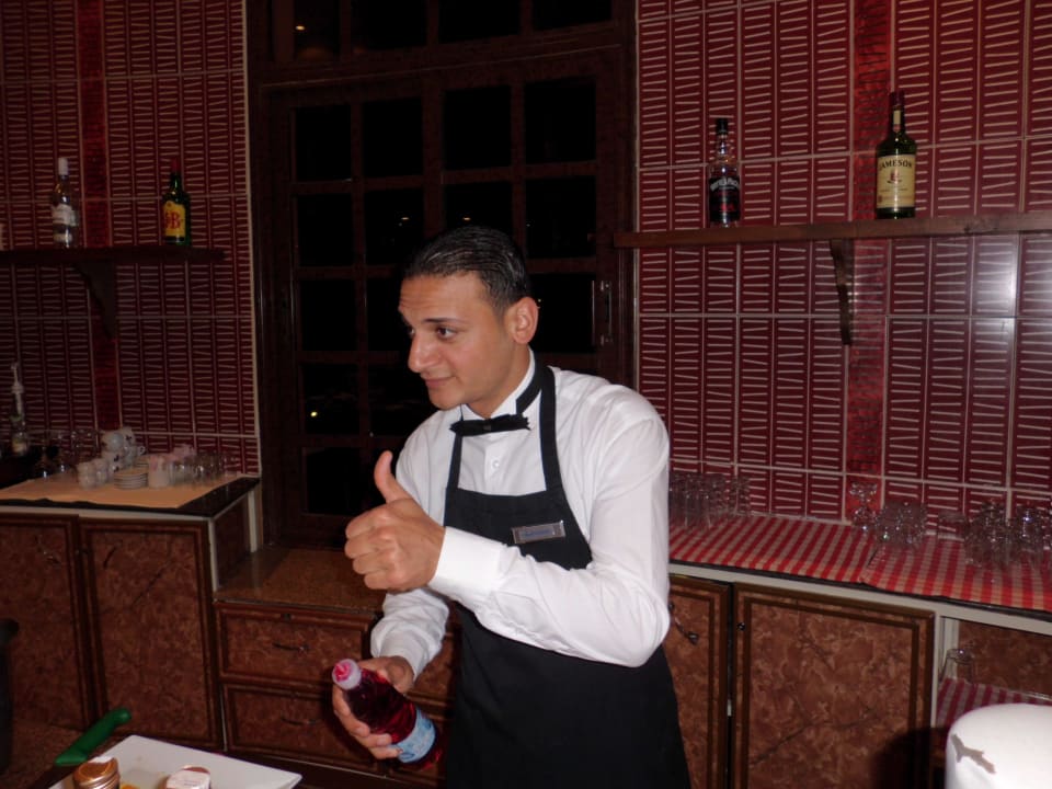 Bedienung der Lobbybar Pickalbatros Aqua Vista Resort - Hurghada