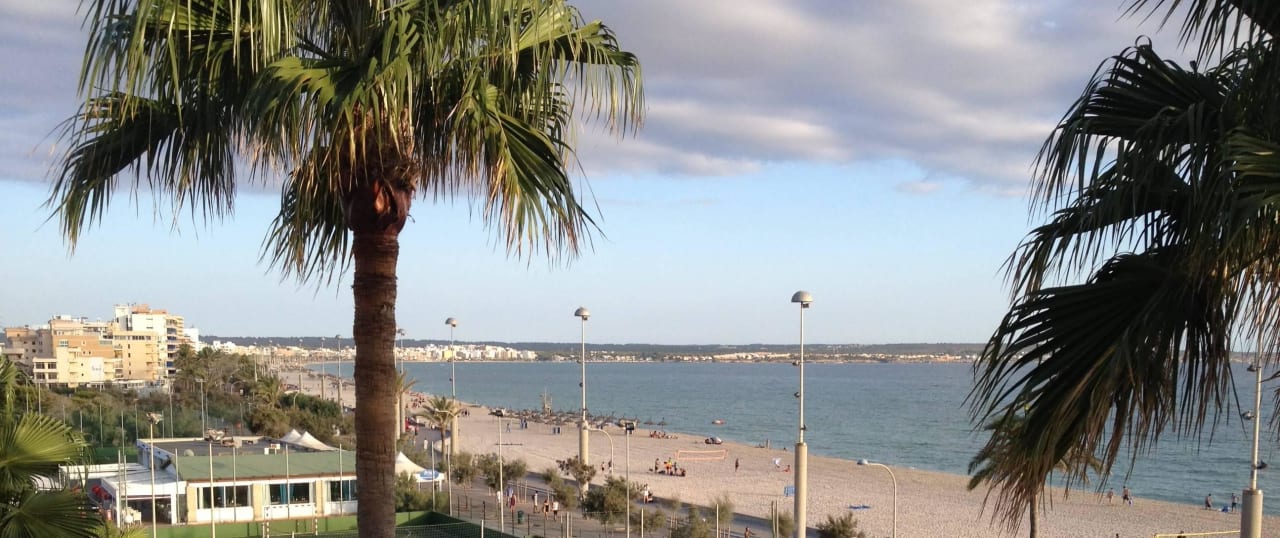 Blick vom Balkon Aparthotel Fontanellas Playa