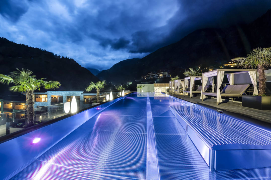 Pool STROBLHOF Active Family SPA Resort