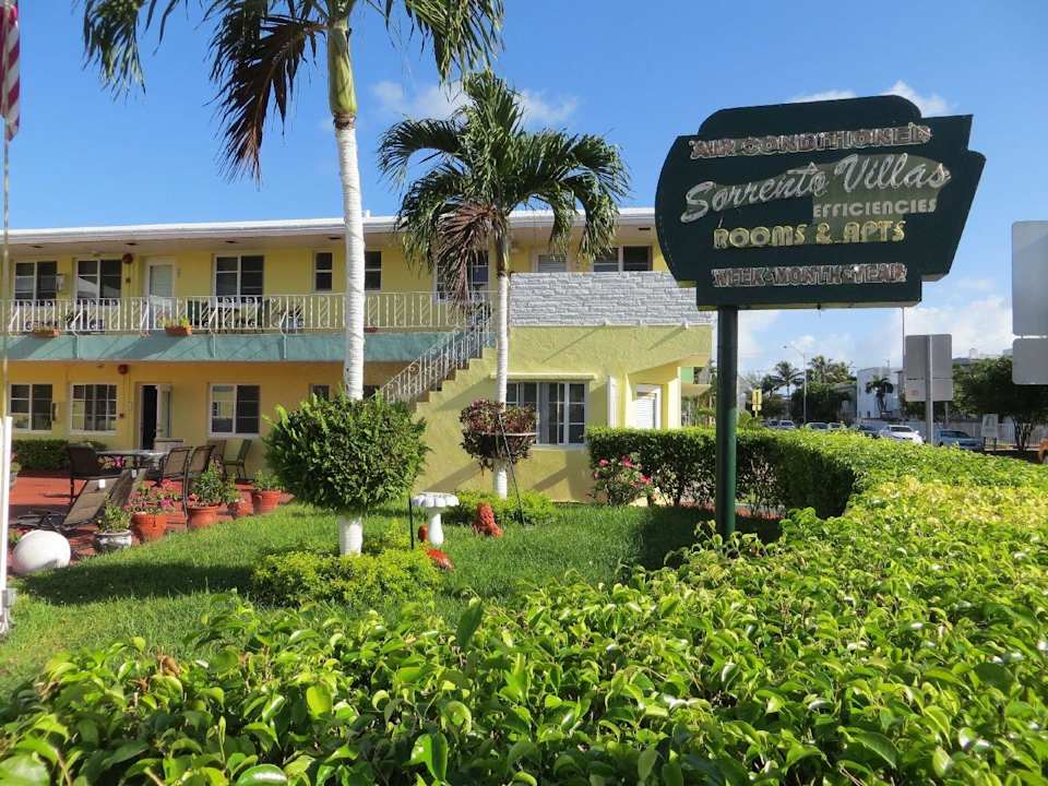 Sicht von 75. Street Apartments Sorrento Villas