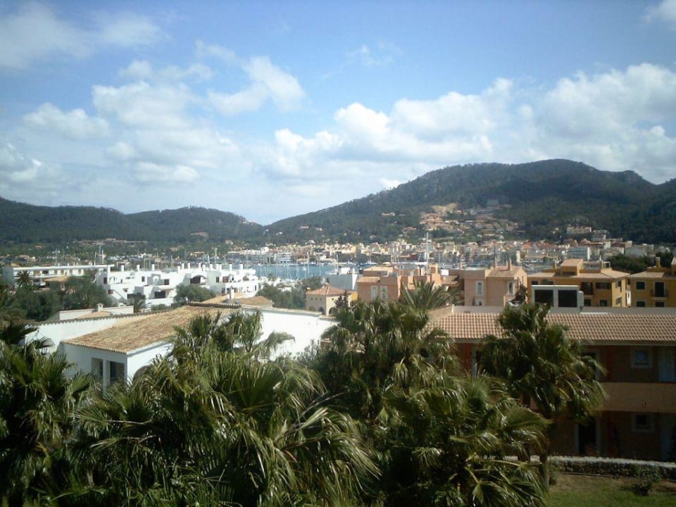 Ausblick auf den Hafen  Mon Port Hotel & Spa