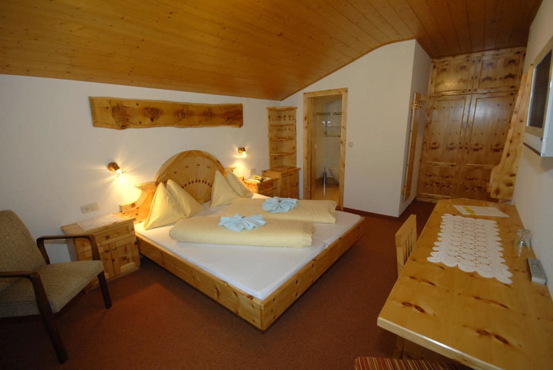 Zirbenzimmer  Hotel Sporthof Austria
