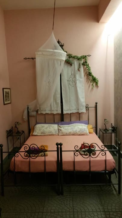 Sehr großes Bett B&B Catania City Center