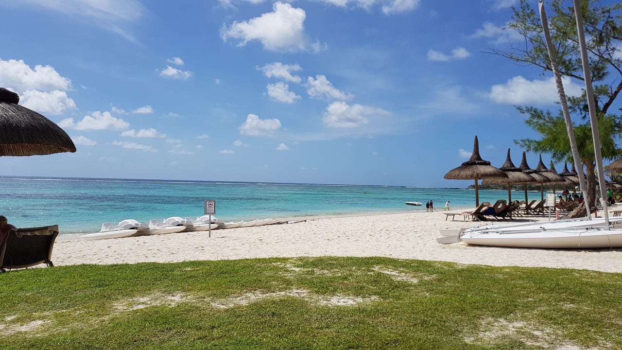 Strand Crystals Beach Resort Belle Mare, a member of Radisson Individuals