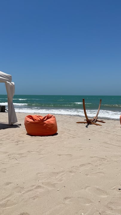 Strand The Cove Rotana Resort